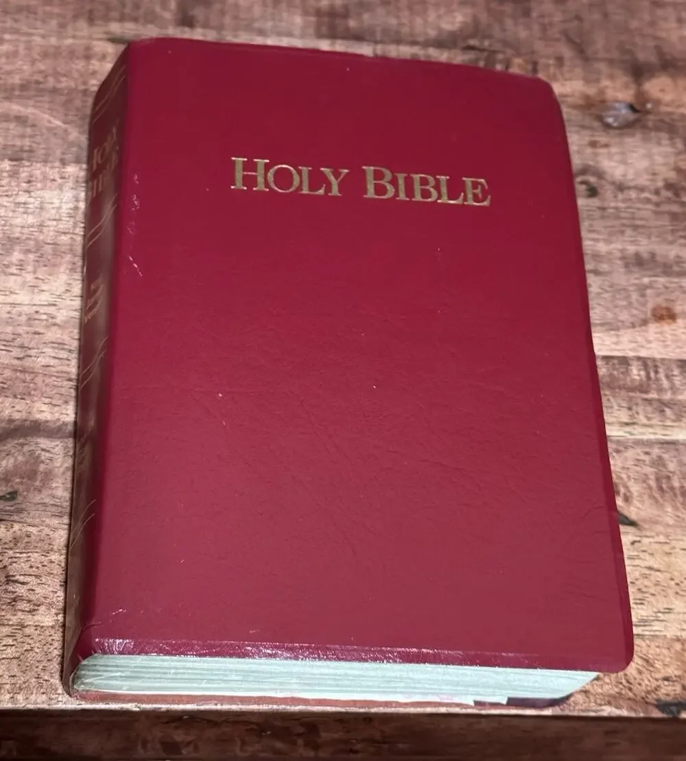 Red Holy Bible KJV Giant Print Riverside 702BG